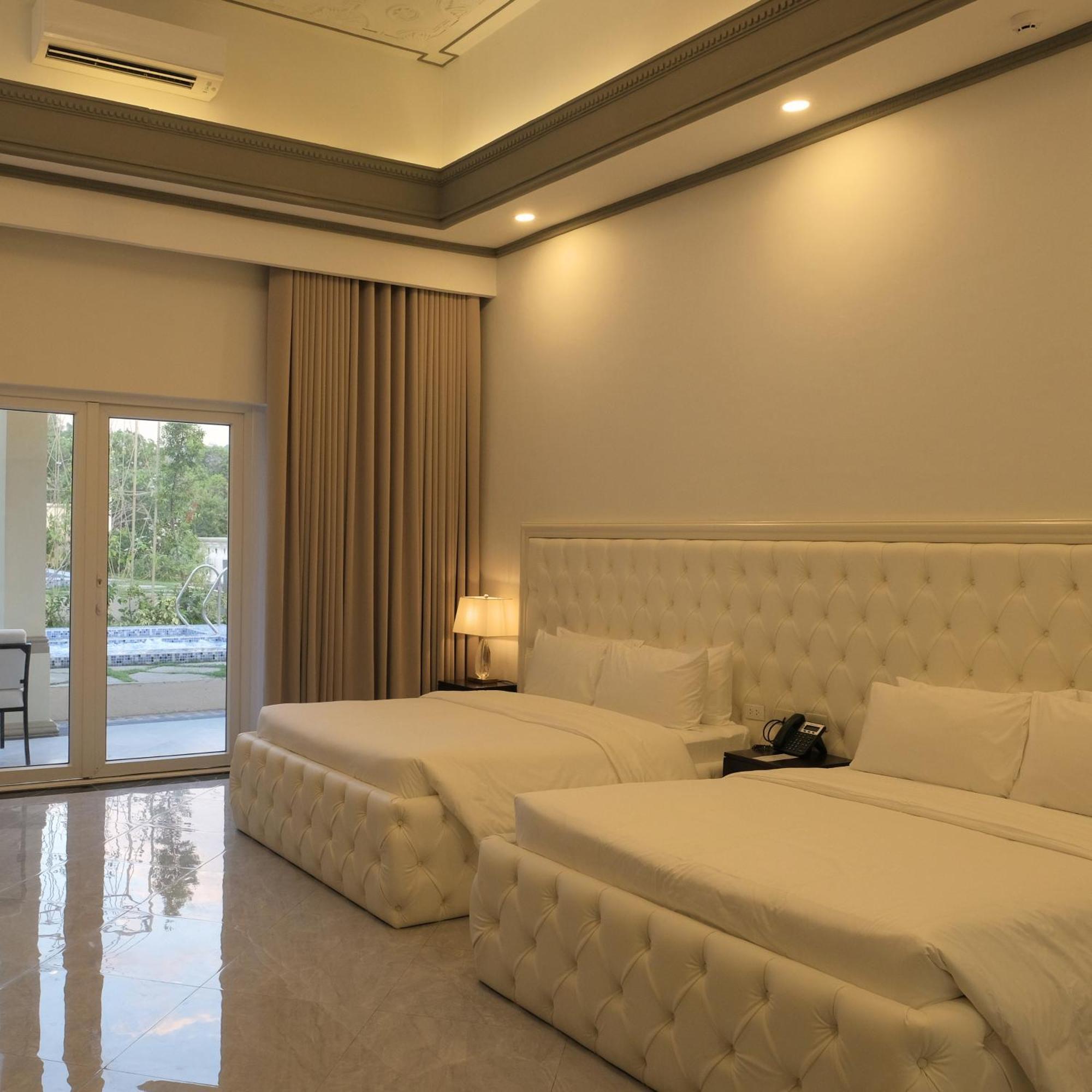 Rancho Bernardo Luxury Villas And Resort Bagac Exteriér fotografie